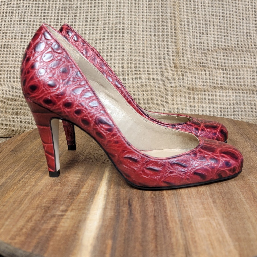 Talbots Leather Croc Embossed Heels Red Classic Women's Size 5B Pump Brazil Made
